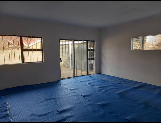 4 BEDROOM HOUSE FOR SALE IN VANDERBIJLPARK SW